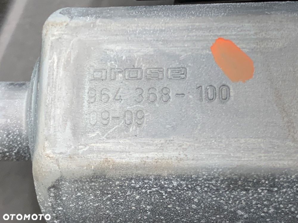 PODNOŚNIK SZYBY PRAWY TYŁ  DODGE JOURNEY 2008 - 2022 2.0 CRD 103 kW [140 KM] olej napędowy 2008 - - 5