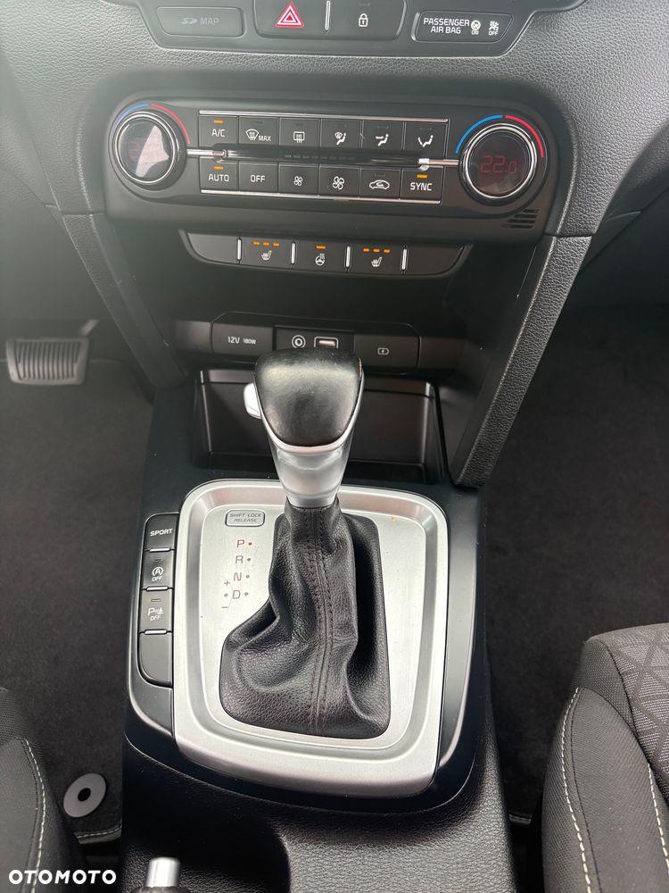 Kia Ceed 1.6 CRDi mHEV L Business Line DCT - 17