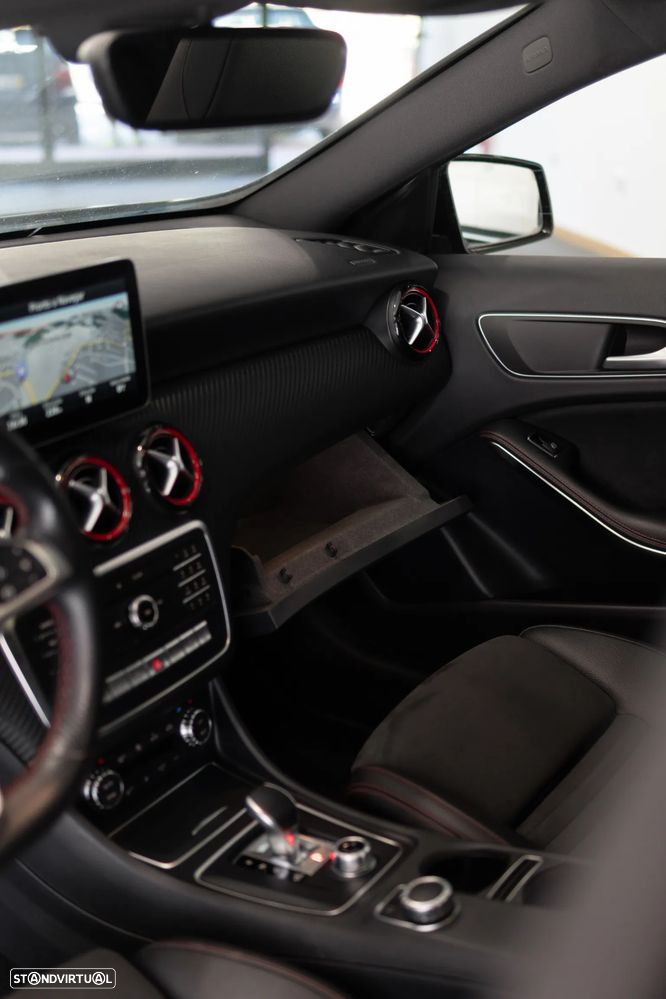 Mercedes-Benz A 45 AMG 4Matic Speedshift 7G-DCT - 41