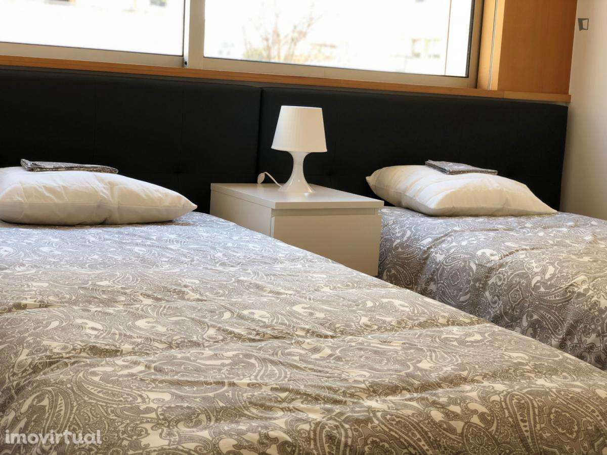 Casa com 3 quartos - localizado em Senhora da Hora Porto - Grande imagem: 3/60