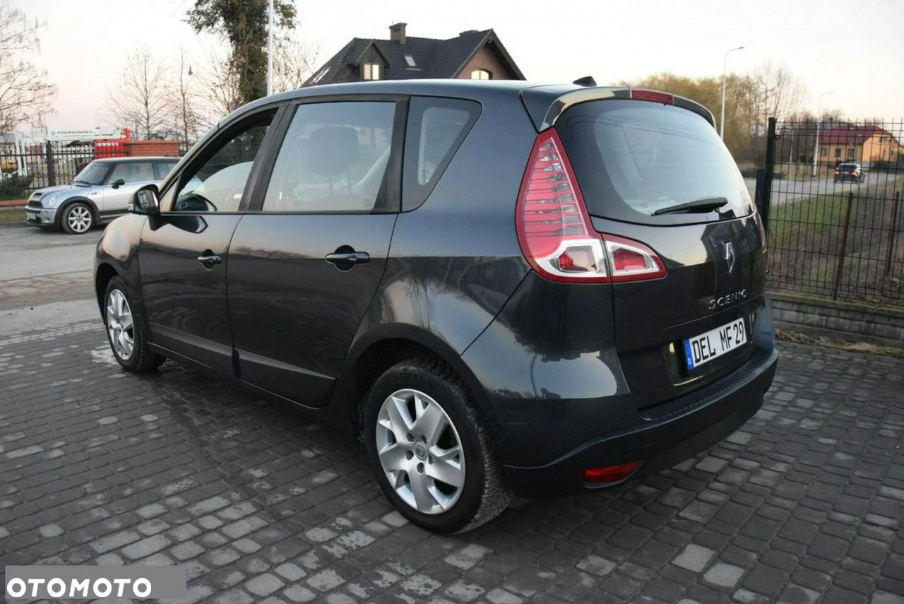 Renault Scenic 1.6 16V 110 TomTom Edition - 11