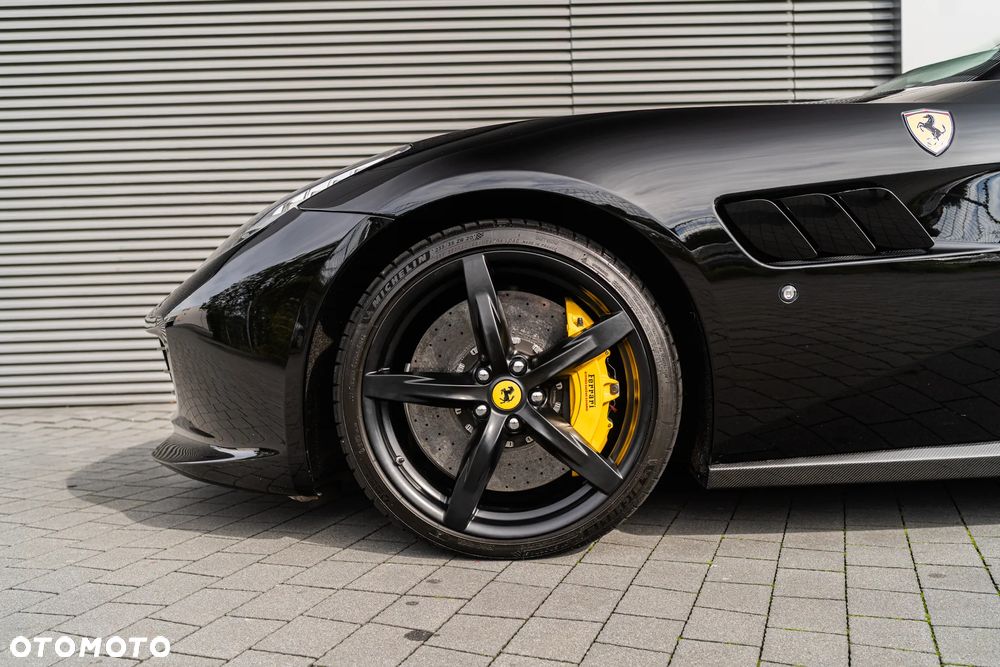 Ferrari GTC4Lusso - 10