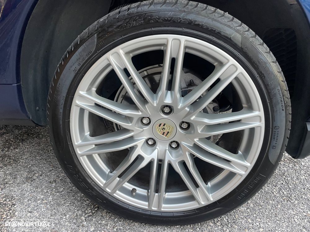 Porsche Cayenne Tiptronic S - 23