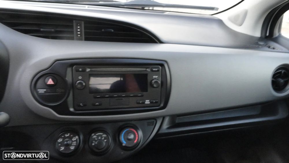 Toyota YARIS BIZZ - 9