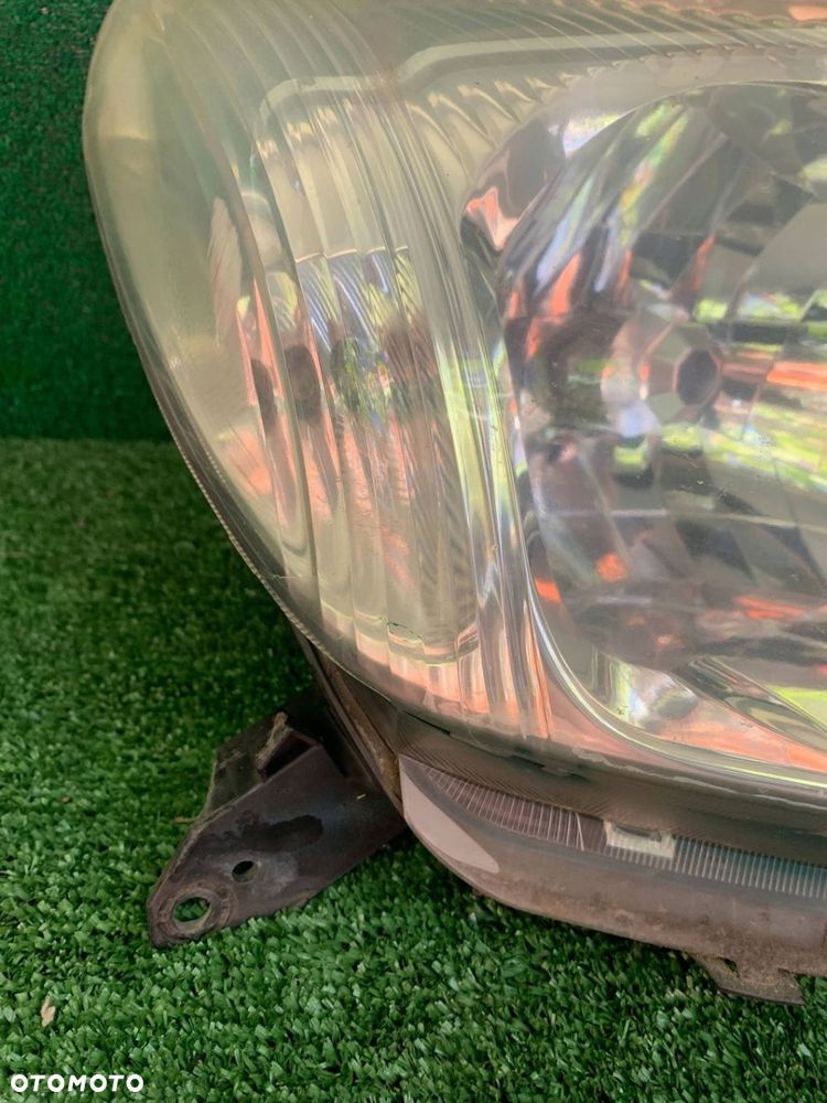 Lampa przód przednia prawa Toyota RAV 4 II XA20 Europa WWA - 3