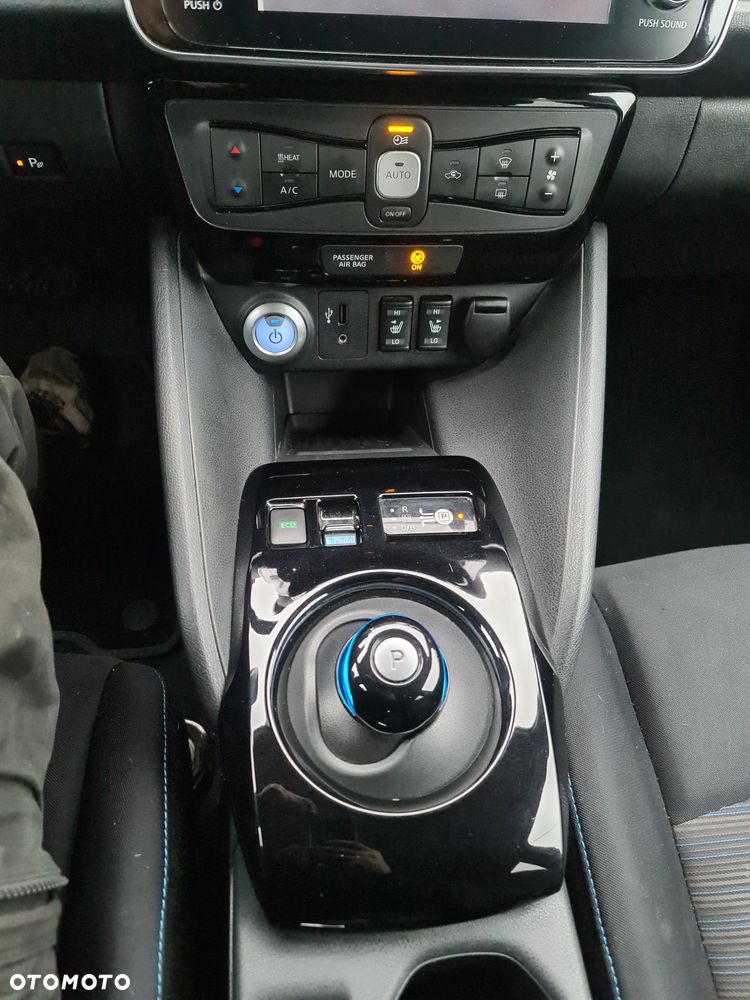 Nissan Leaf 40 kWh 2.ZERO Edition - 27