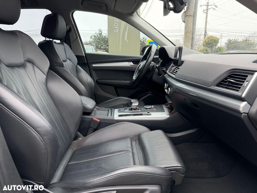 Audi Q5 2.0 40 TDI quattro S tronic Design - 17