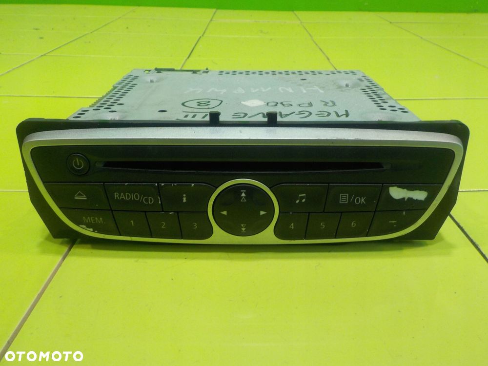 RENAULT MEGANE III 1.6 B 11r HB 5D radio CD 281150030R - 11