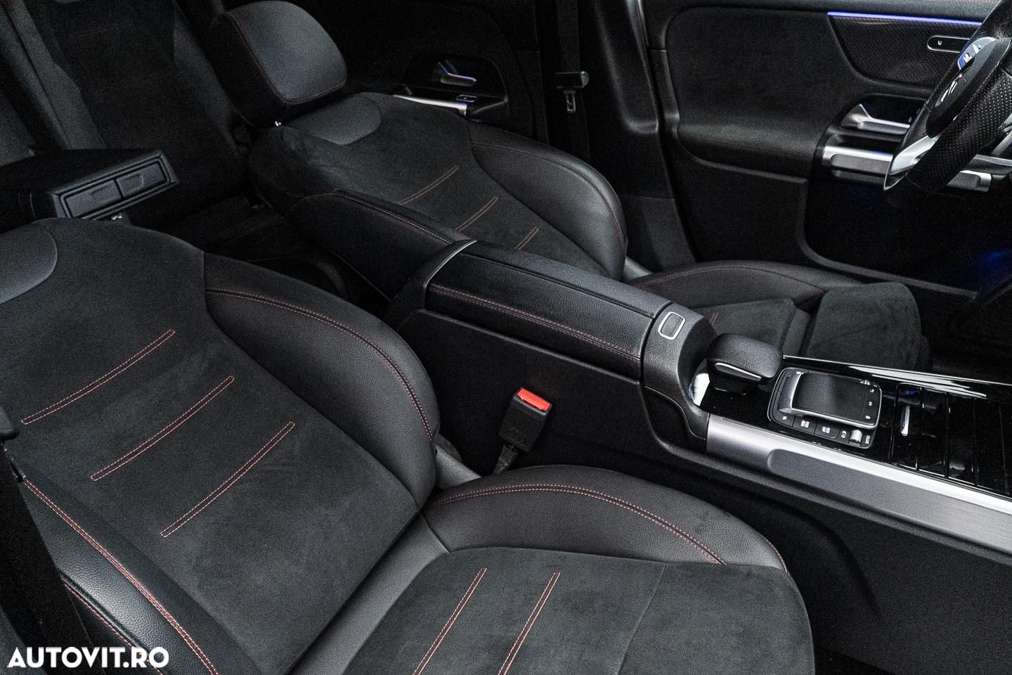 Mercedes-Benz GLB 250 4MATIC Aut. - 38