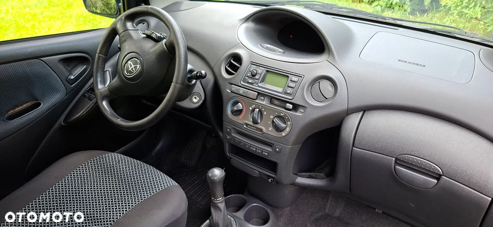 Toyota Yaris 1.4 D-4D Unlimited - 19
