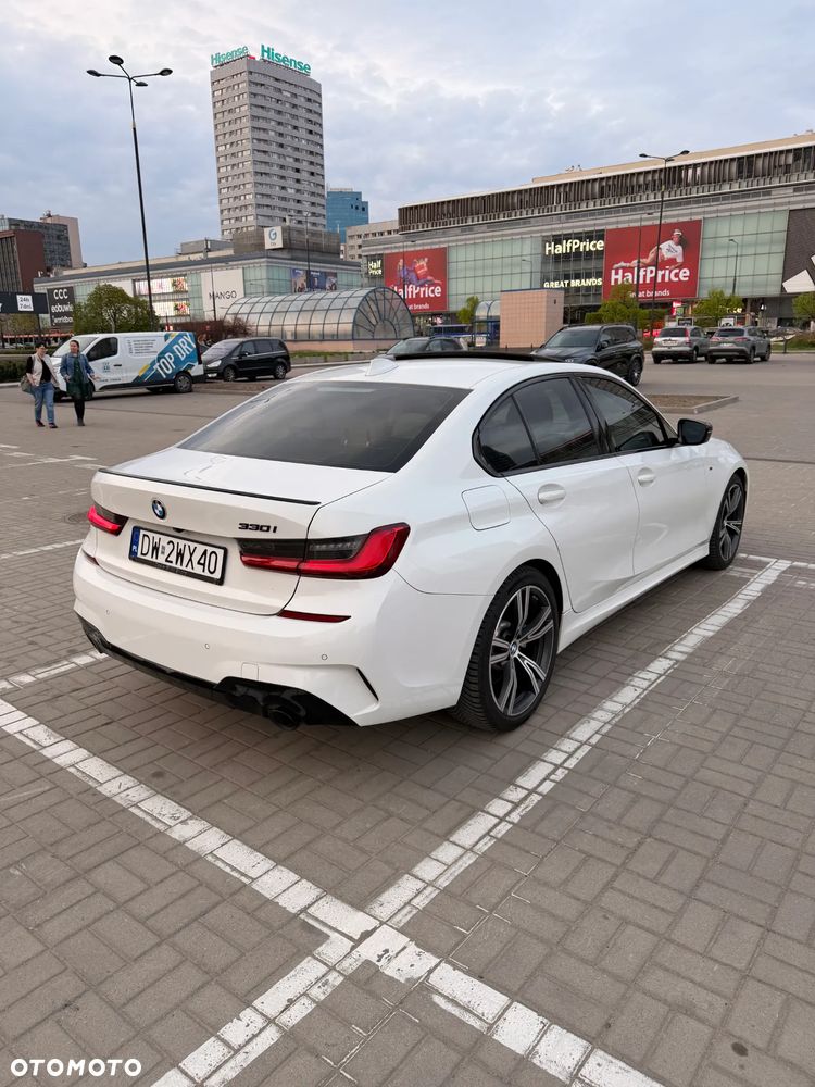 BMW Seria 3 330i M Sport - 8