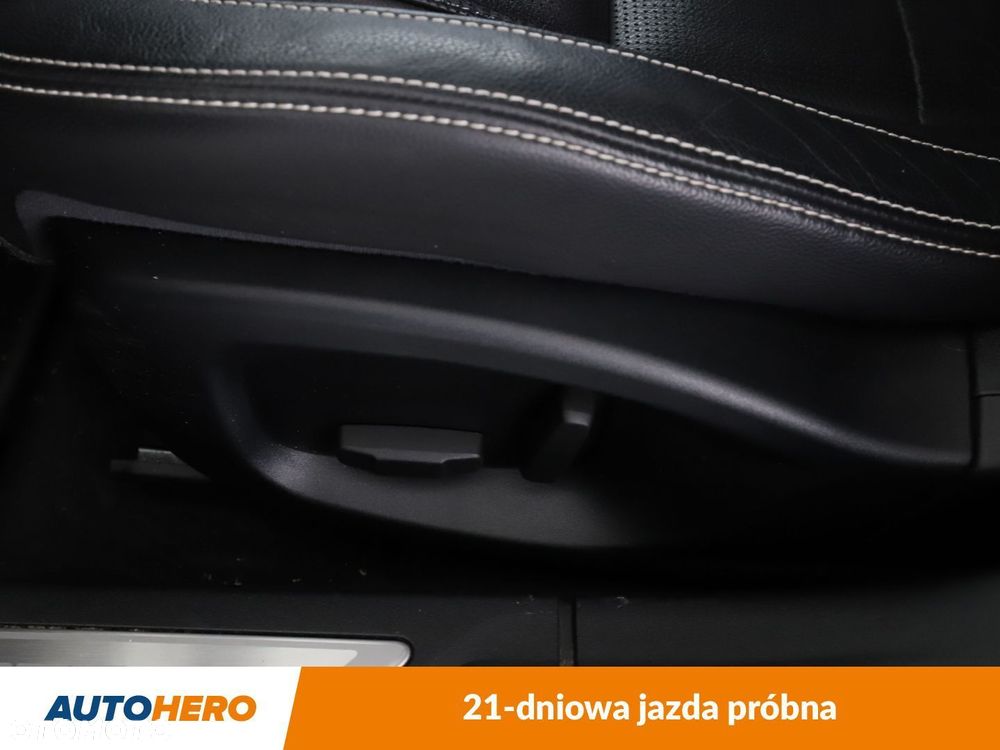 Jaguar XF 2.0 i4D R-Sport - 37