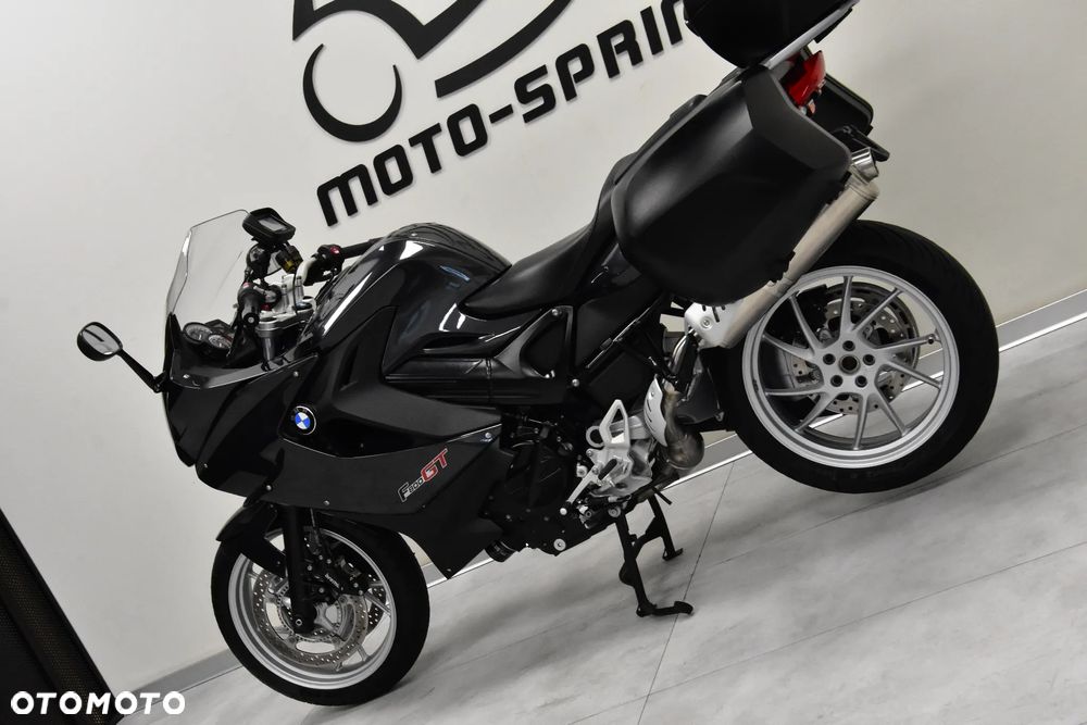 BMW F - 11