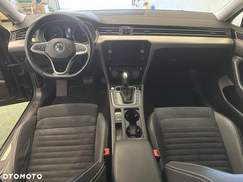 Volkswagen Passat - 24
