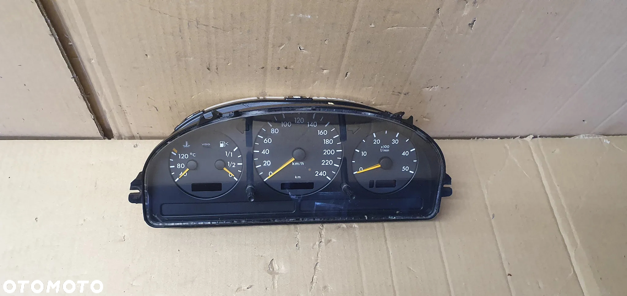 Licznik zegary Mercedes ML W163 4.0 CDI A1635405811 - 4