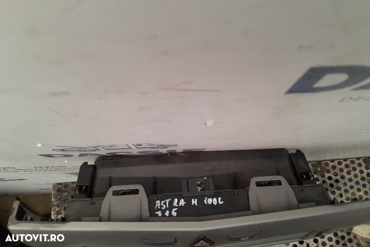Grila ventilatie bord centru 331985437 Opel Astra H [2004 - 2007] wag - 3
