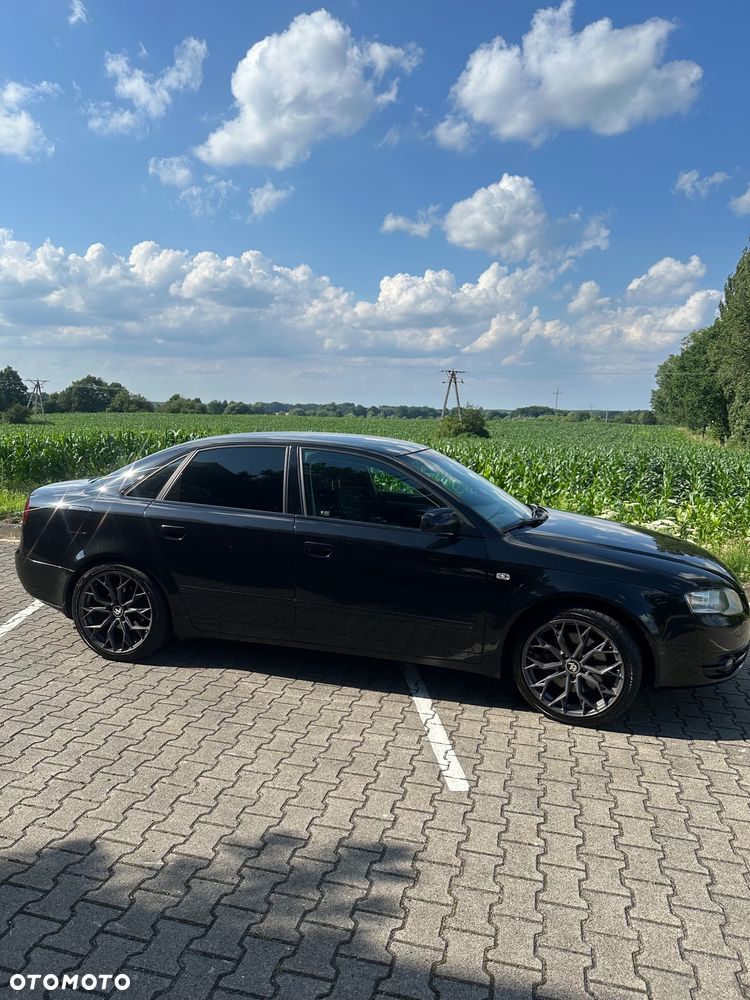 Audi A4 Limousine 2.0 T FSI quattro - 22