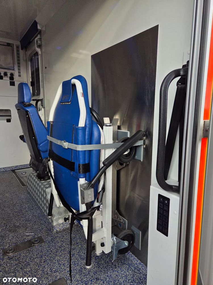 Mercedes-Benz SPRINTER - 13