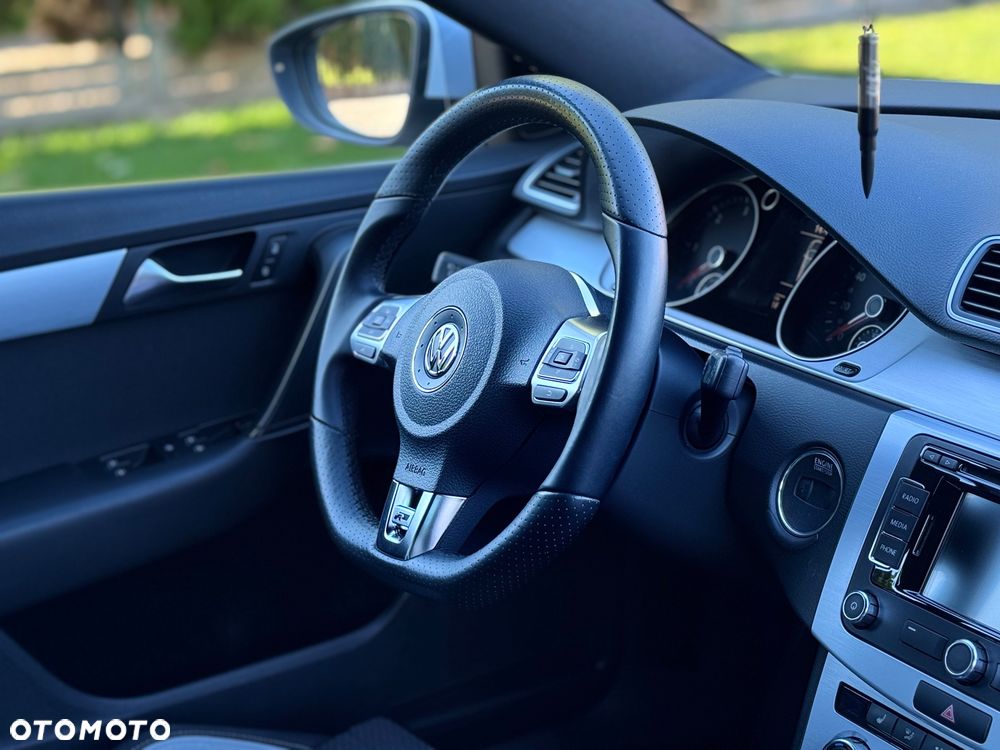 Volkswagen Passat 2.0 TDI Highline R-Style DSG - 28