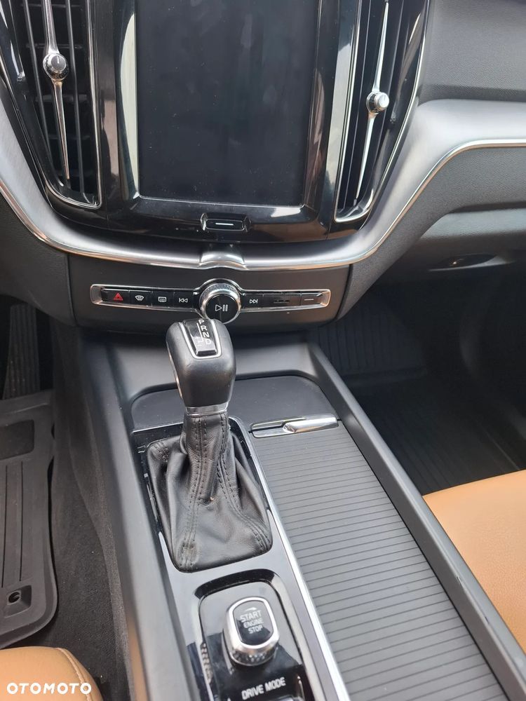 Volvo XC 60 T6 AWD Geartronic Momentum - 16