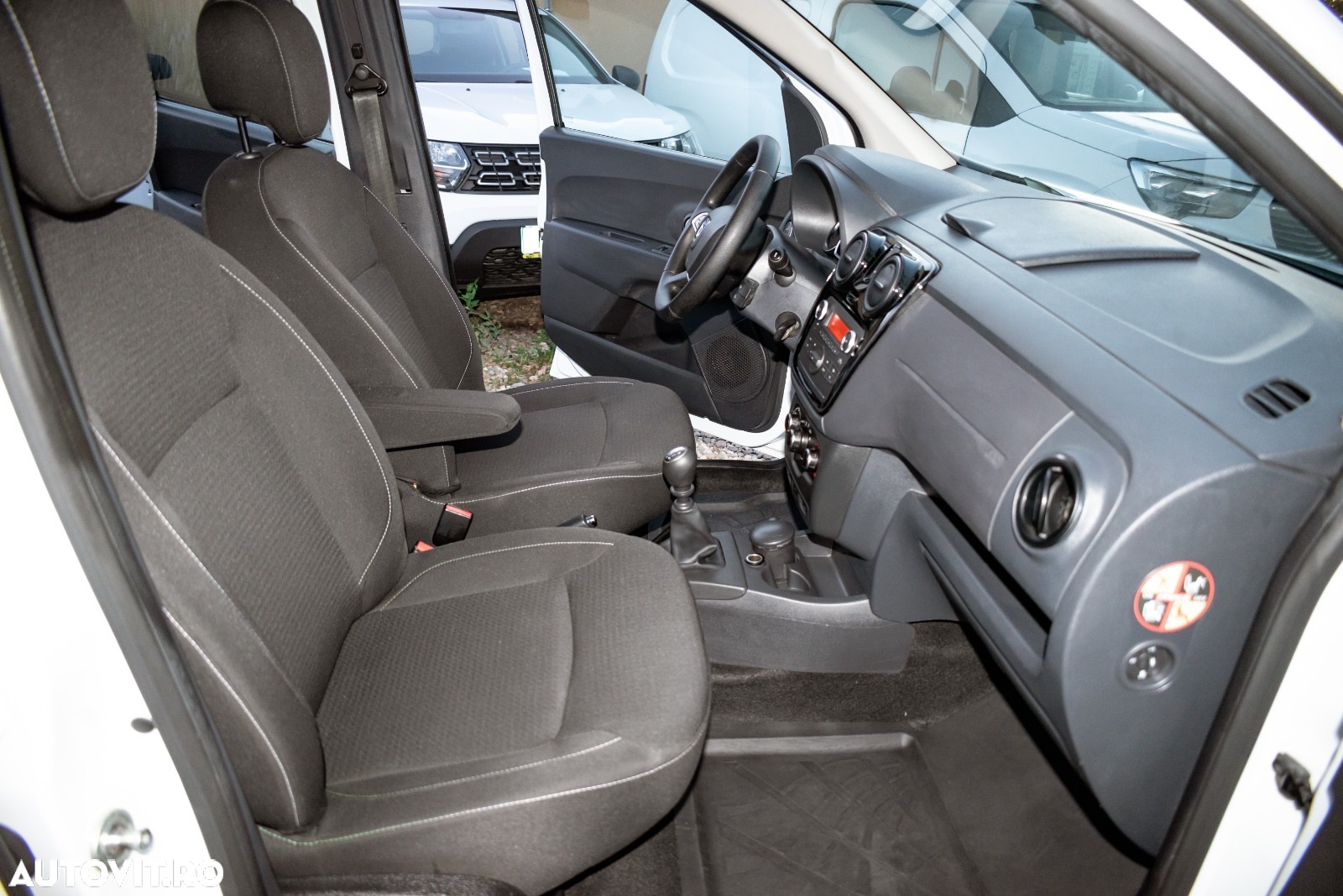 Dacia Lodgy 1.5 Blue dCi Laureate - 14