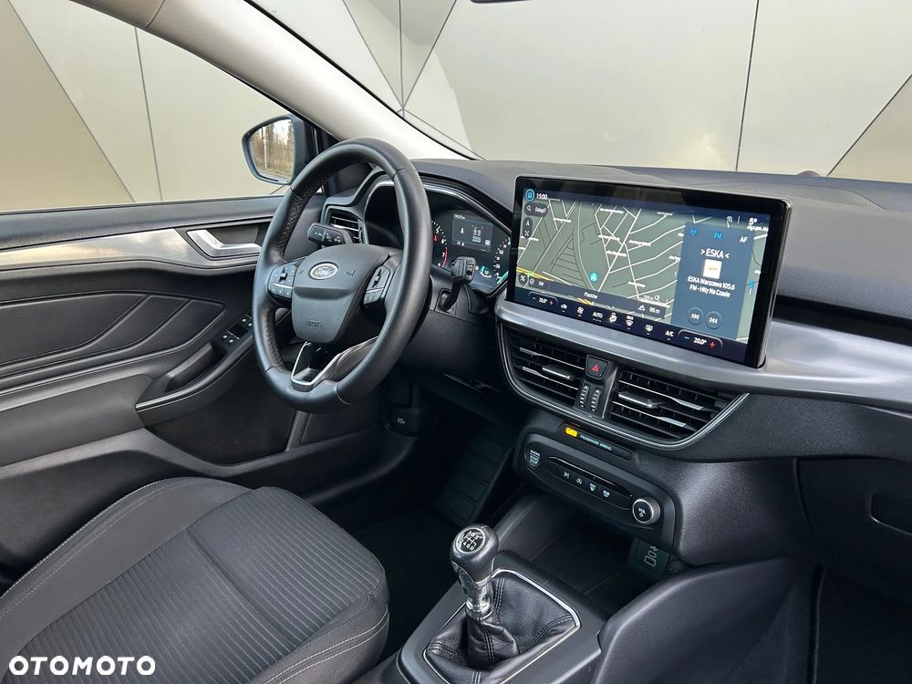 Ford Focus 1.0 EcoBoost Titanium Design - 25