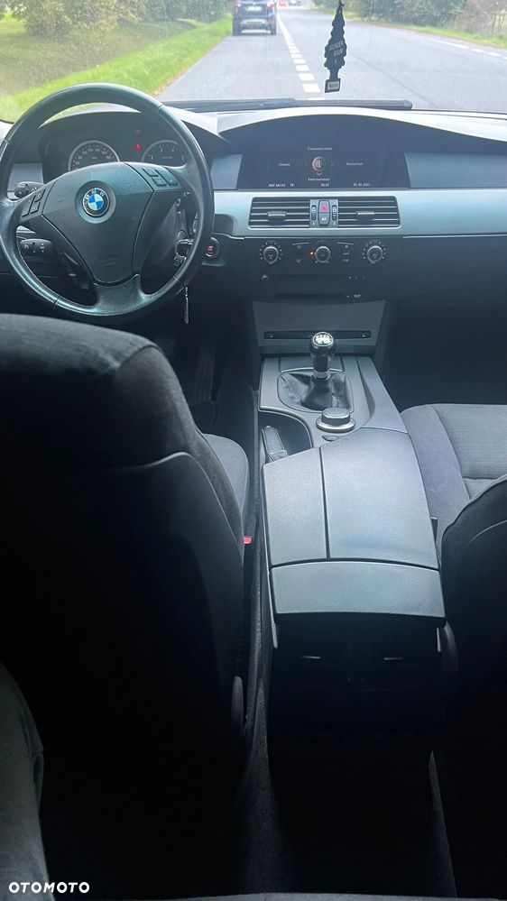 BMW Seria 5 523i - 14