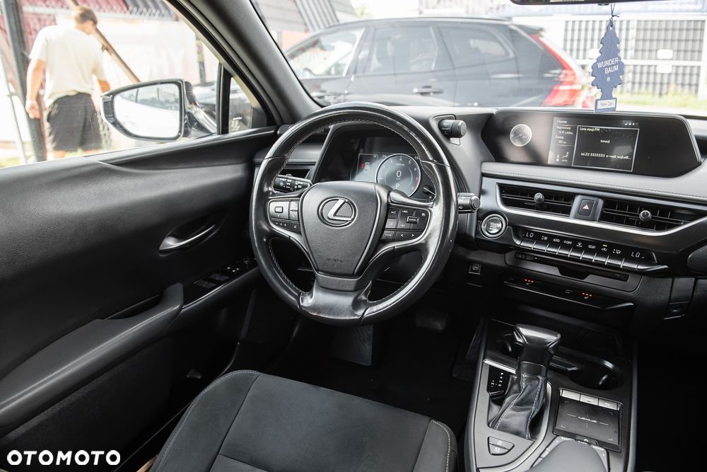 Lexus UX 200 - 25