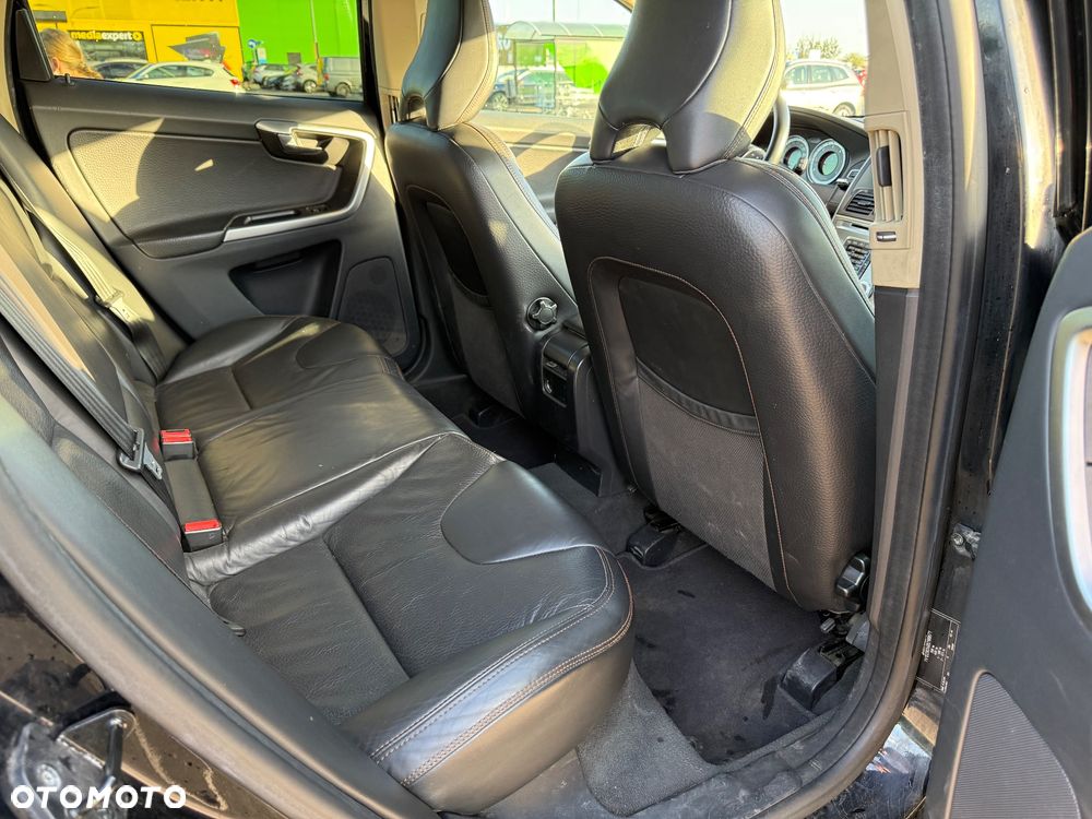 Volvo XC 60 2.4D AWD Summum - 13