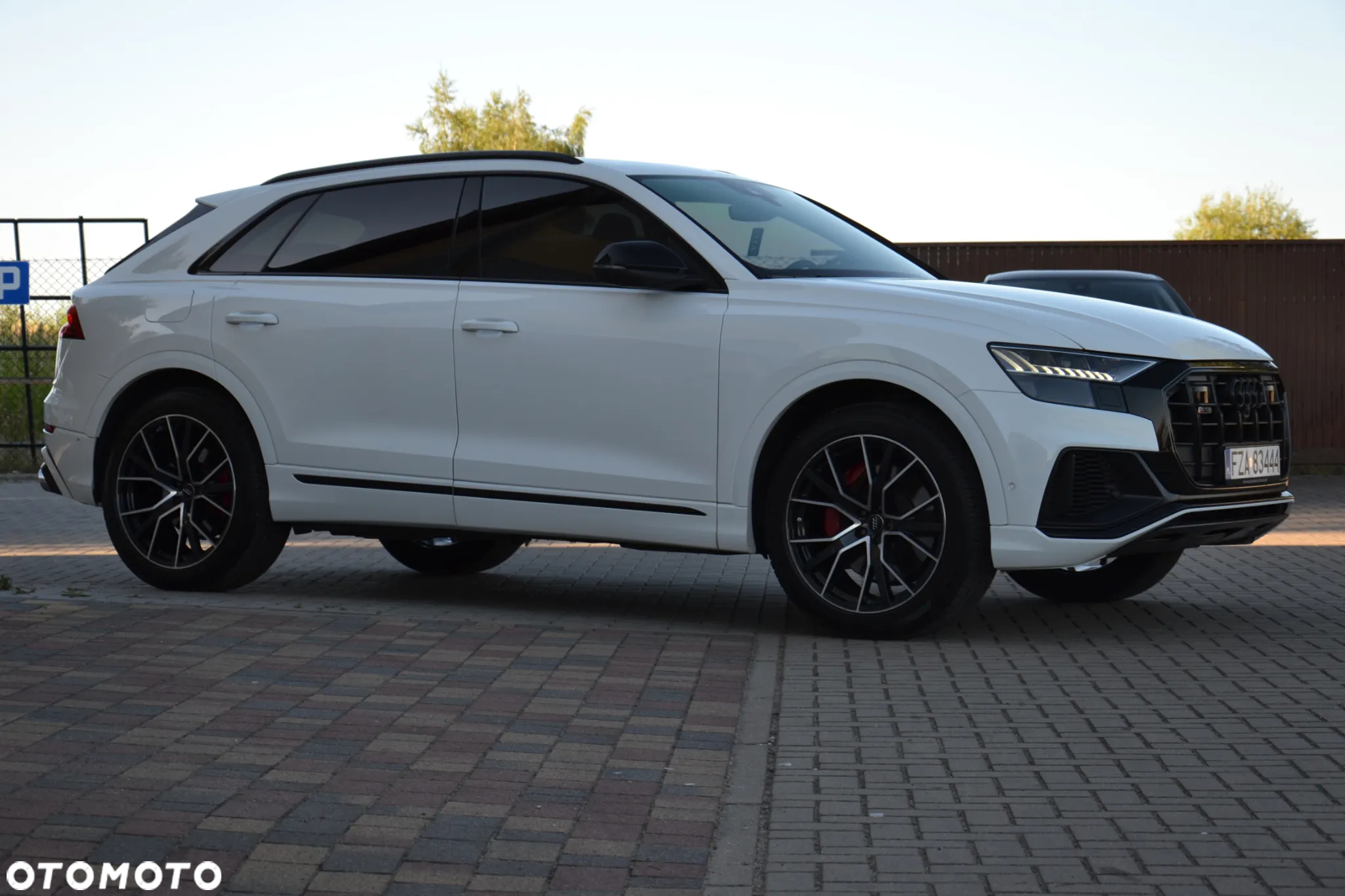 Audi SQ8 - 8