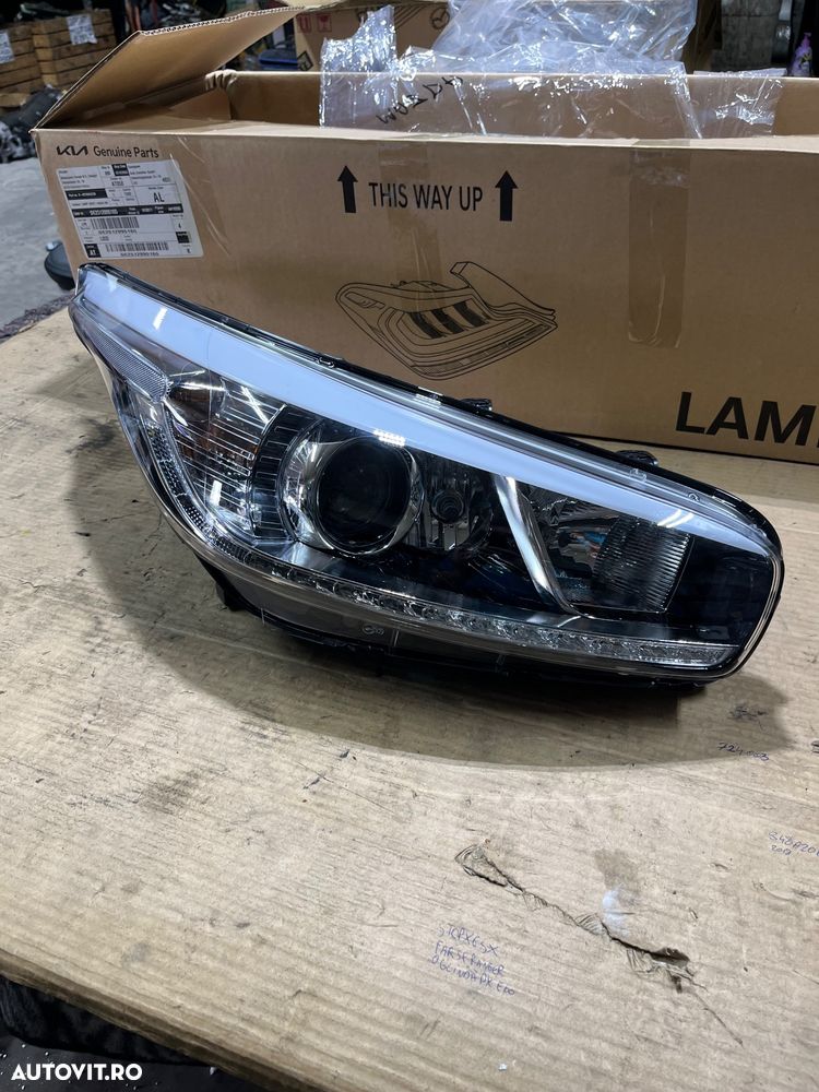 Far dreapta 92102A2220 kia ceed 2012-2018 - 1