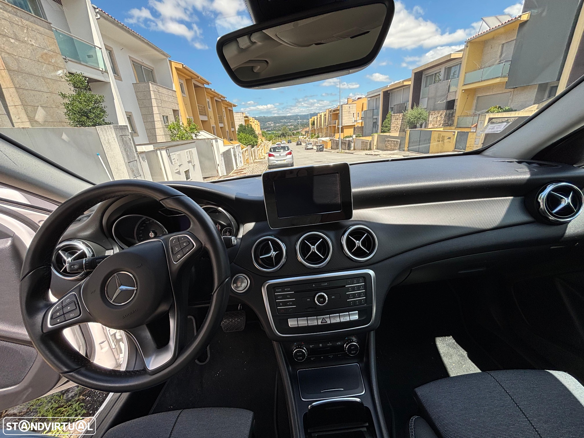 Mercedes-Benz GLA 180 d Urban Aut. - 8
