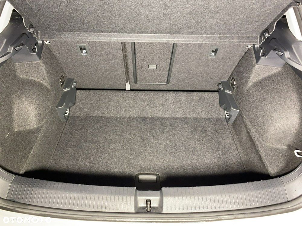 Volkswagen T-Roc - 19