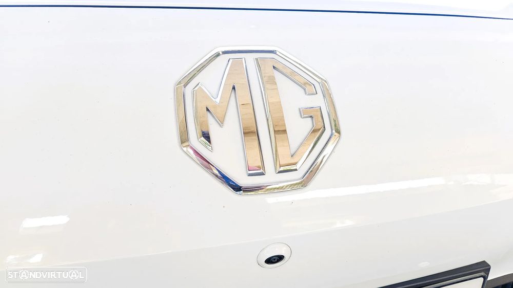 MG MG4 64 kWh Luxury - 48