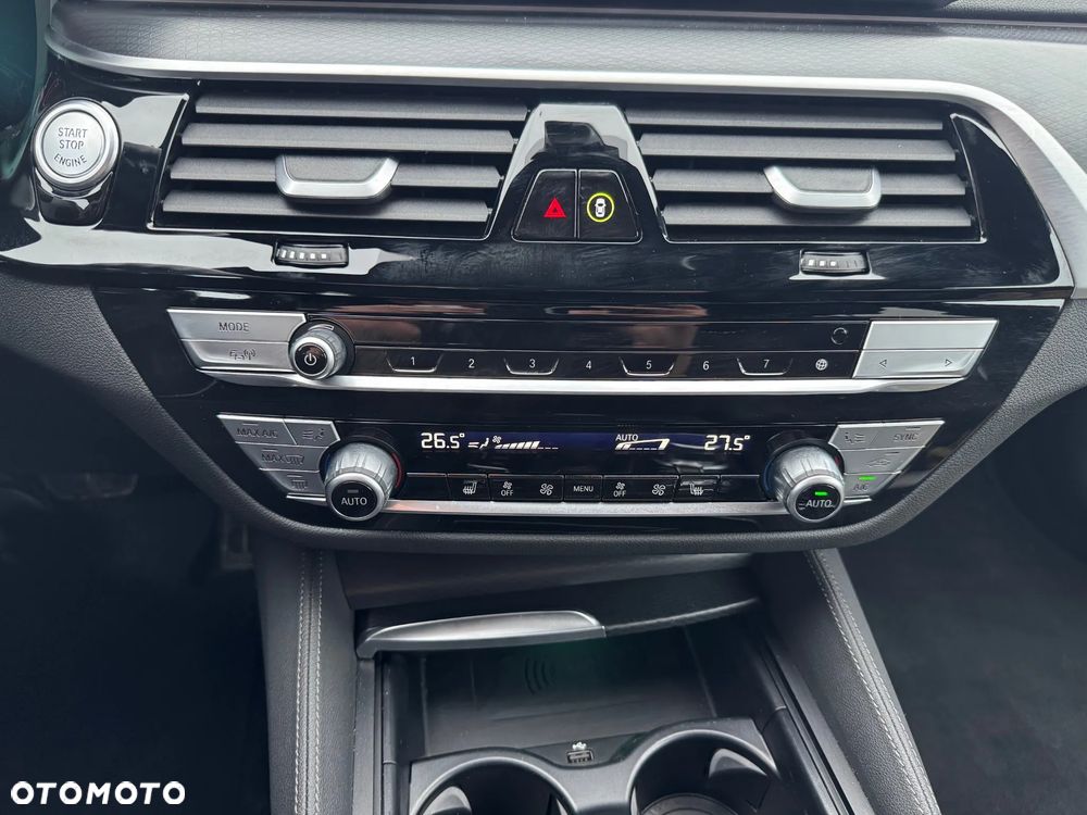 BMW Seria 5 530i mHEV M Sport sport - 12