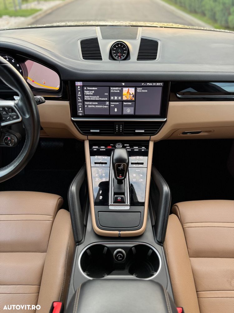 Porsche Cayenne - 12