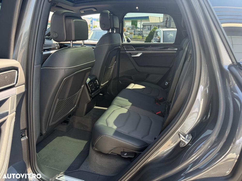 Volkswagen Touareg V6 TDI 4MOTION R-Line - 13
