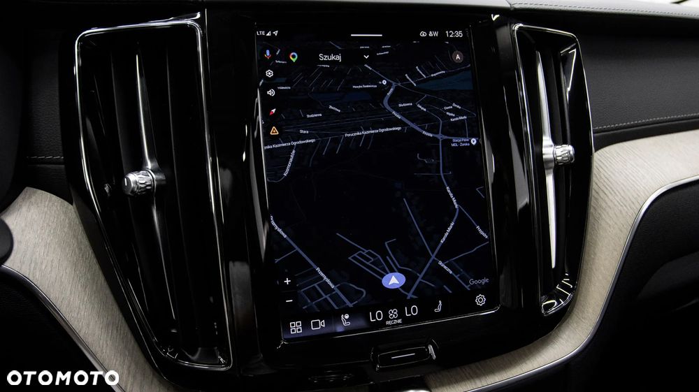 Volvo XC 60 B4 B Plus Bright - 25