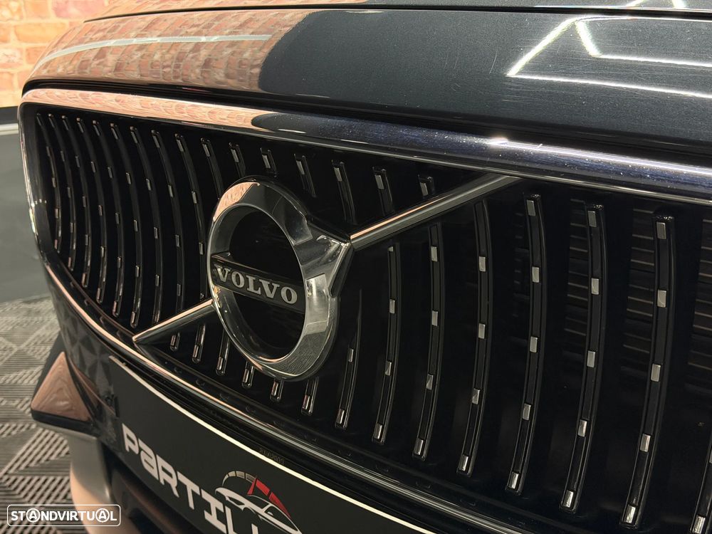 Volvo V90 Cross Country 2.0 D4 Pro AWD Geartronic - 2