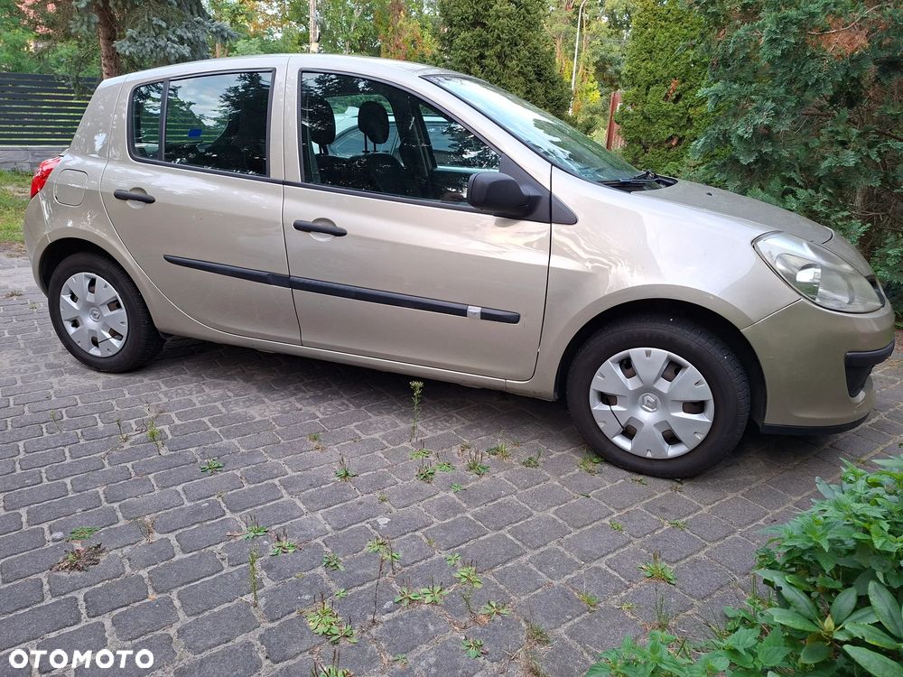 Renault Clio 1.2 16V Expression - 1
