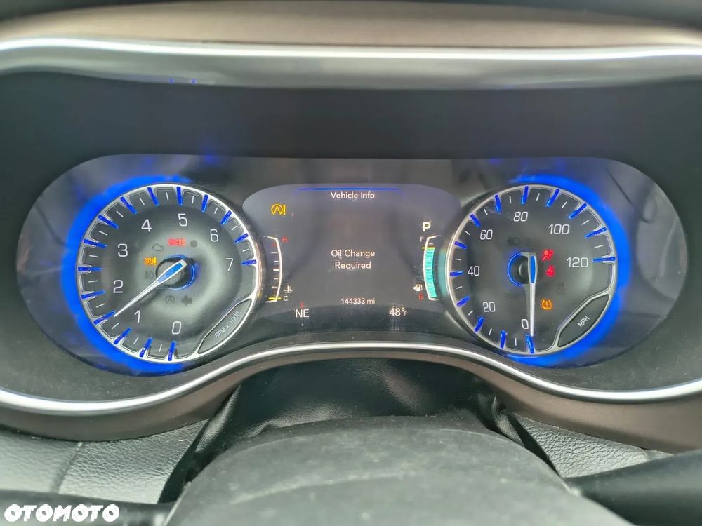 Chrysler Pacifica - 10