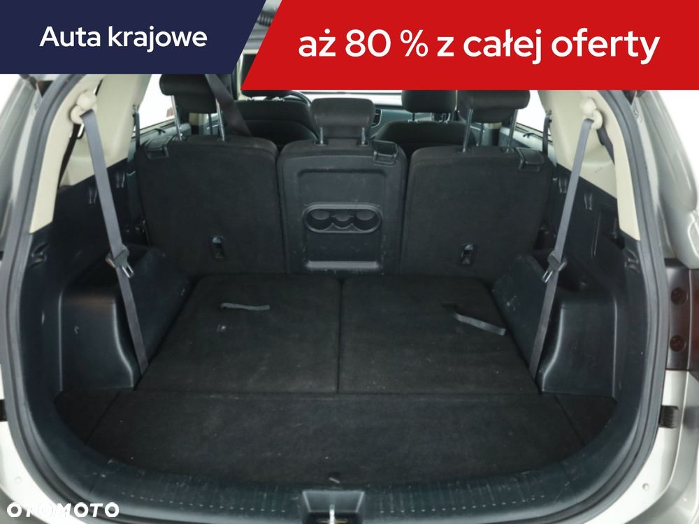 Kia Carens - 20