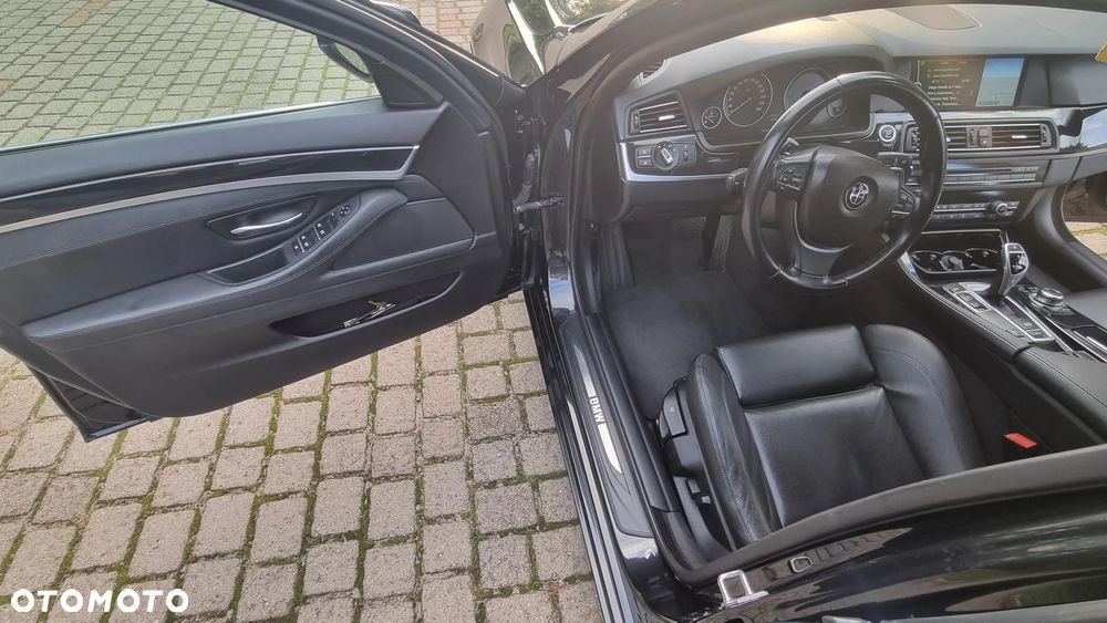 BMW Seria 5 525d - 15