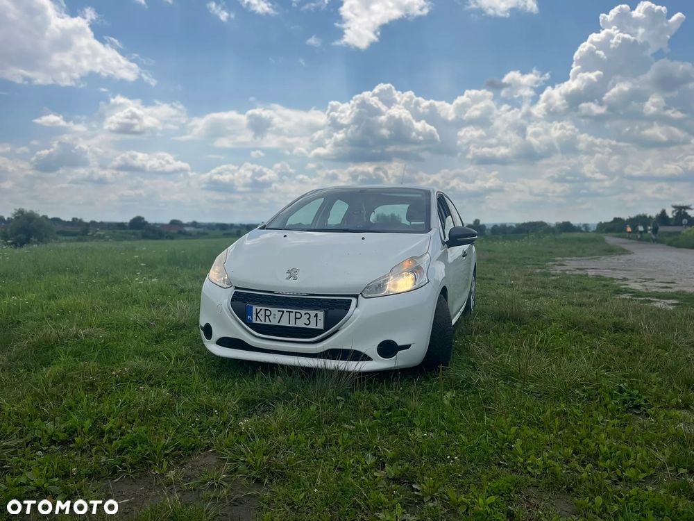 Peugeot 208 - 1