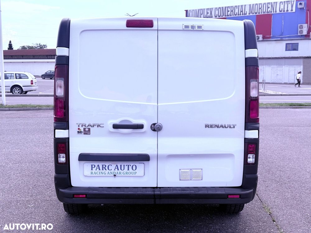 Renault Trafic 2.0 Blue dCi 130 Furgon Cabina Dubla L2H1 - 12