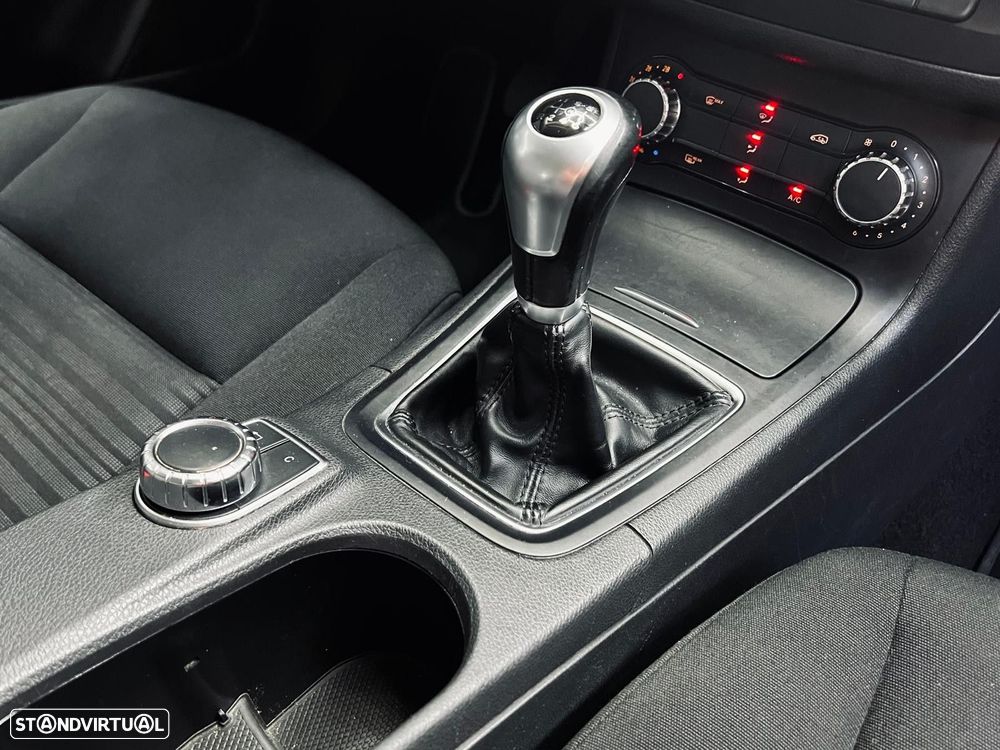 Mercedes-Benz B 180 d Style - 30