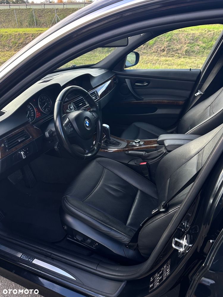 BMW Seria 3 335i xDrive - 13