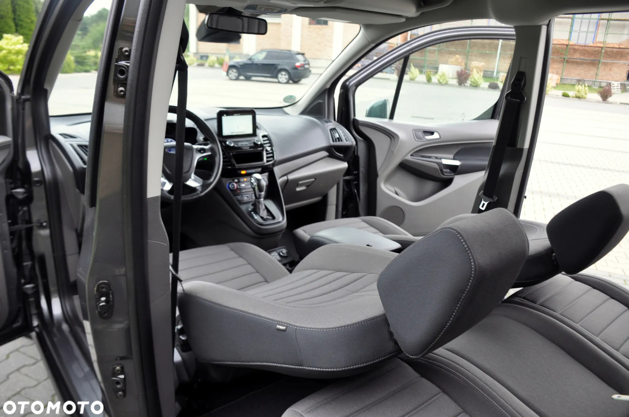 Ford Tourneo Connect 1.5 TDCi Start-Stop Titanium - 28