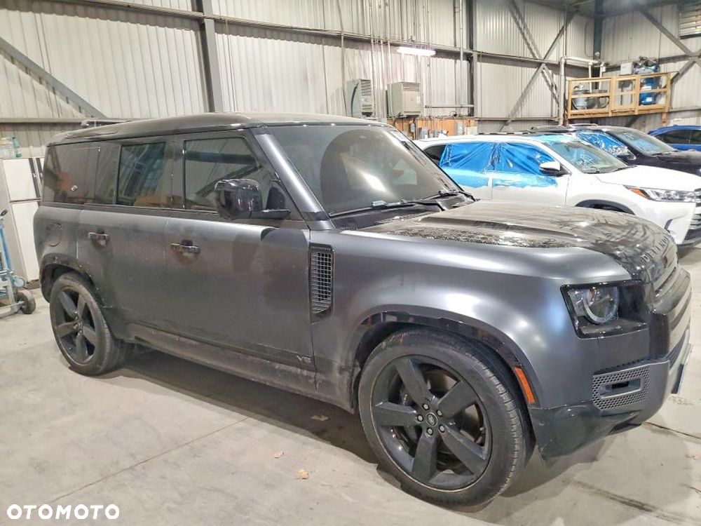 Land Rover Defender - 2