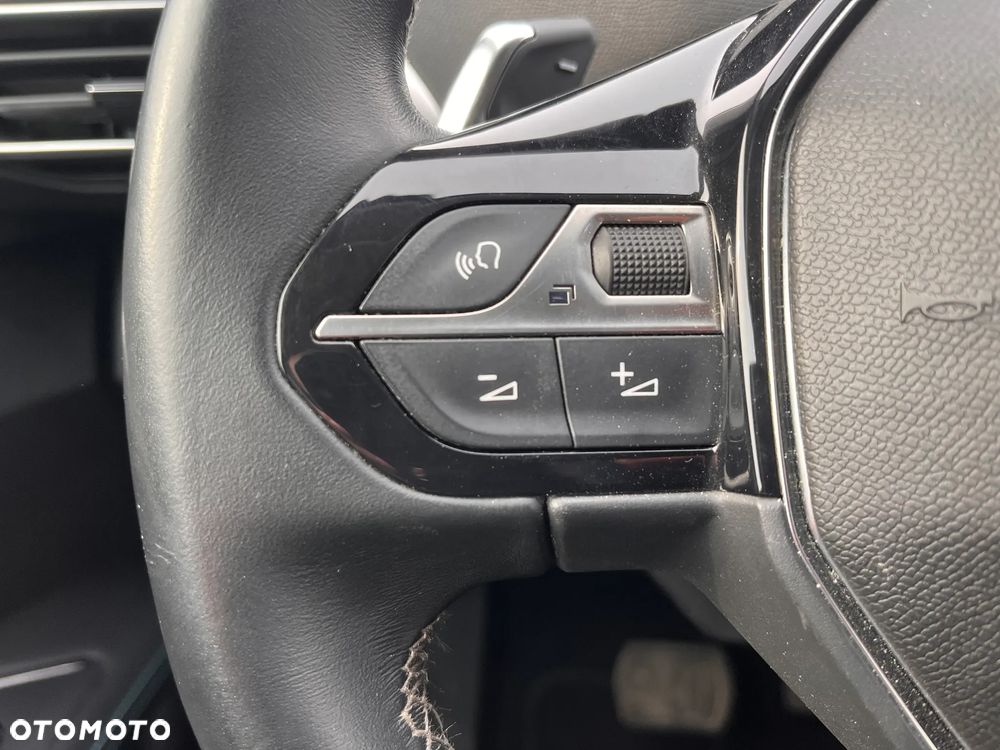 Peugeot 3008 225 e-EAT8 Allure - 23